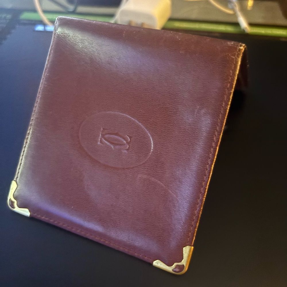 Must de Cartier Bordeaux Bifold Wallet – A Collector’s Statement - Picture 6 of 7